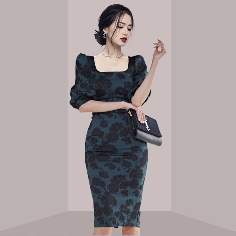 French Vintage Floral Midi Dress - Elegantes, feminines Midikleid mit Blumenmuster, schmal